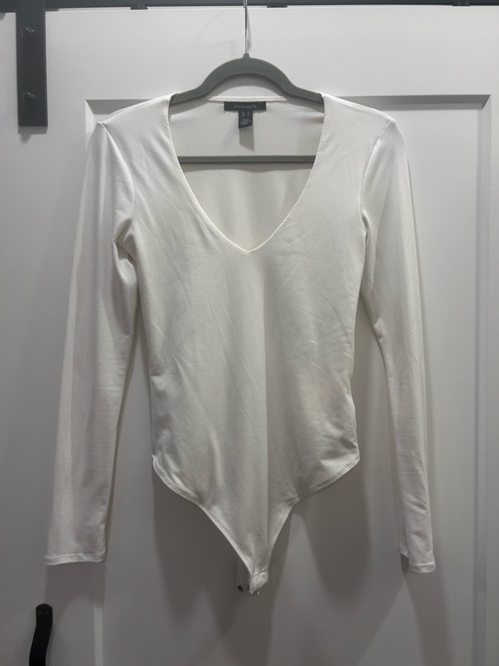 White Long Sleeve V-Neck Bodysuit